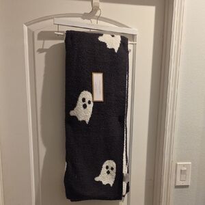 Cupcakes And Cashmere Gray White Ghosts Throw Blanket 50"x60"